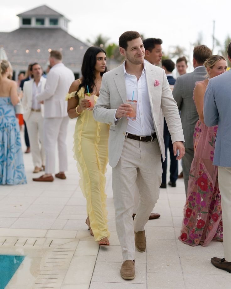 Outfit idea: linen suit and loafers